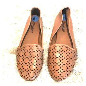 NWT Luck brand tan perforated flats 6.5